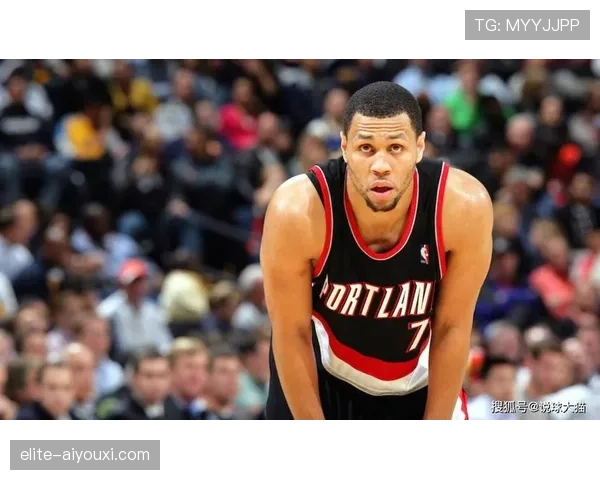 布兰登·罗伊突破助攻提升球队关键时刻得分效率